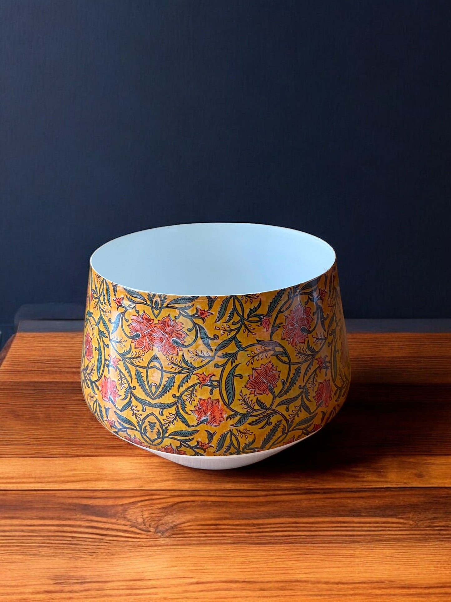 Modern Metal Indoor Planter (Medium Size) with Metal Stand