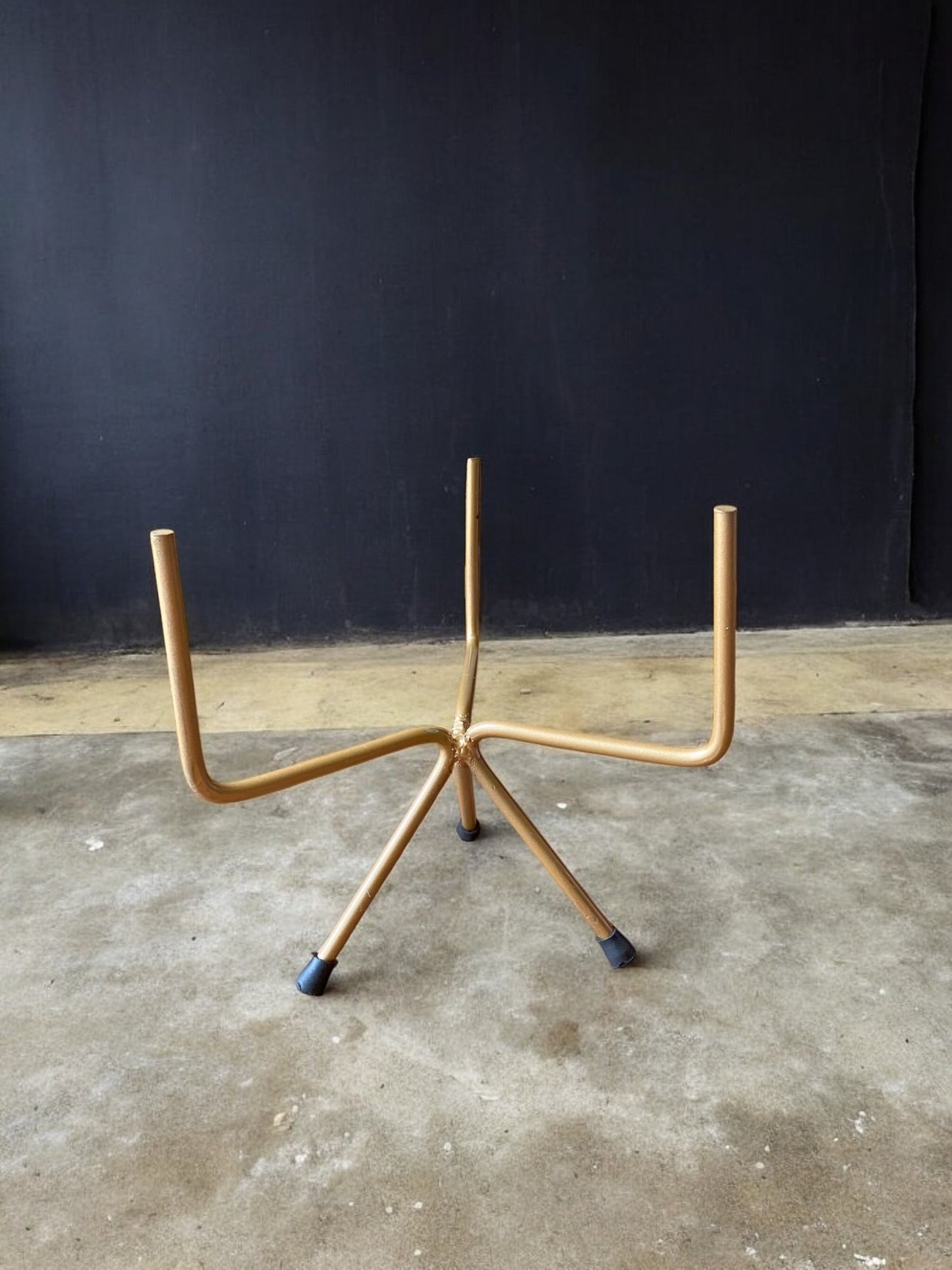 Modern Metal Indoor Planter (Big Size) with Metal Stand