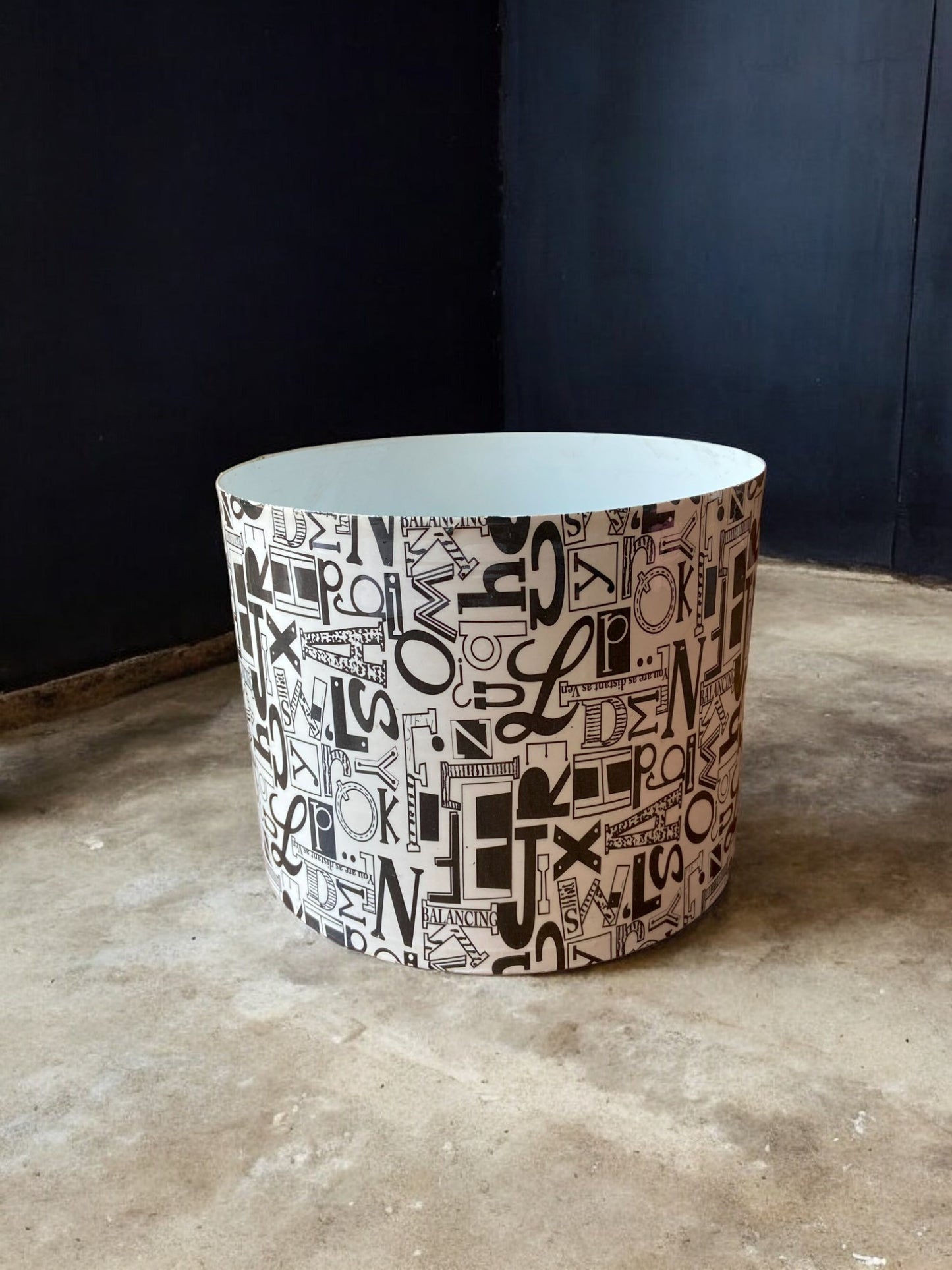 Modern Metal Indoor Planter (Big Size) with Metal Stand