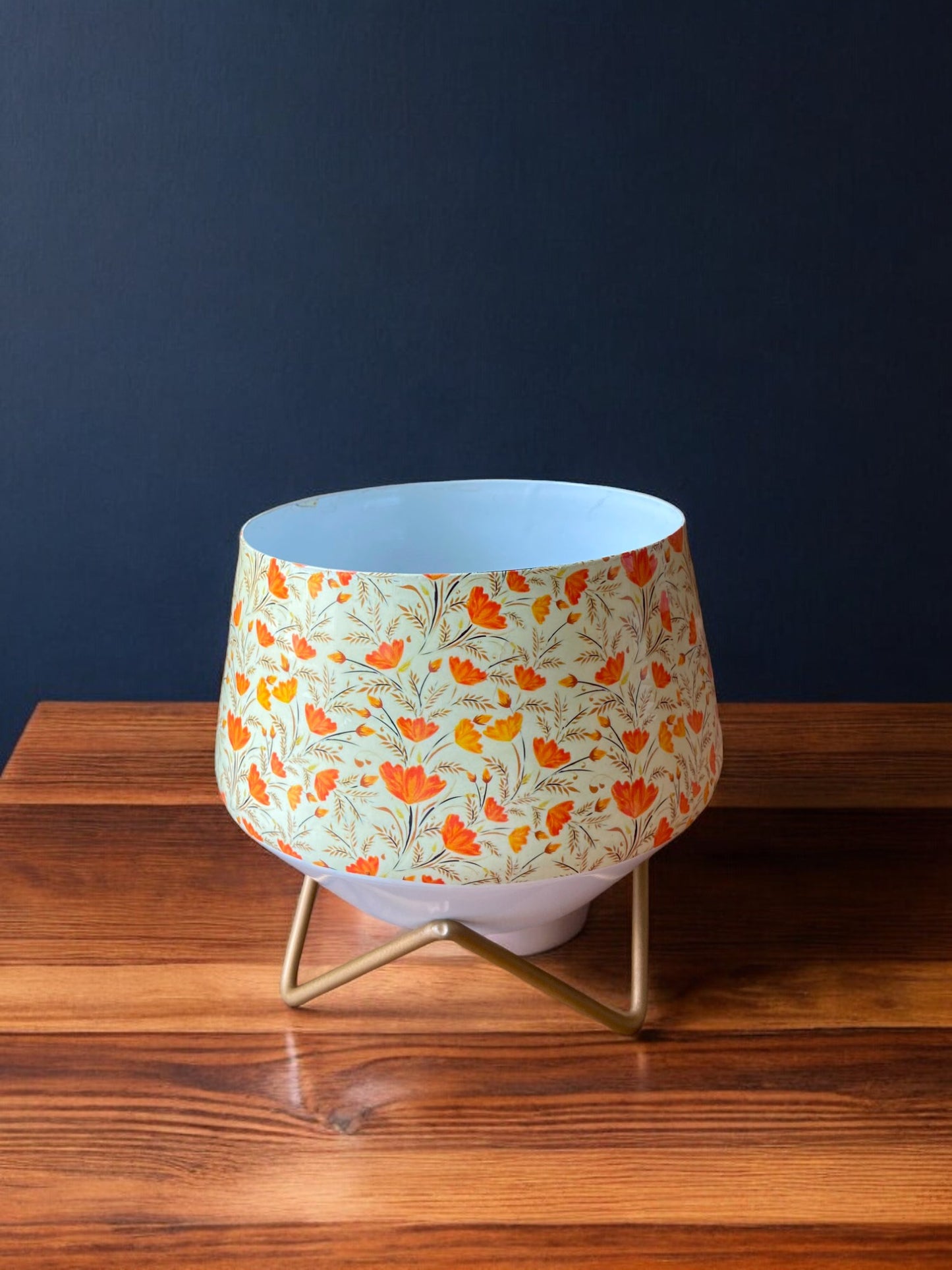Modern Metal Indoor Planter (Medium Size) with Metal Stand