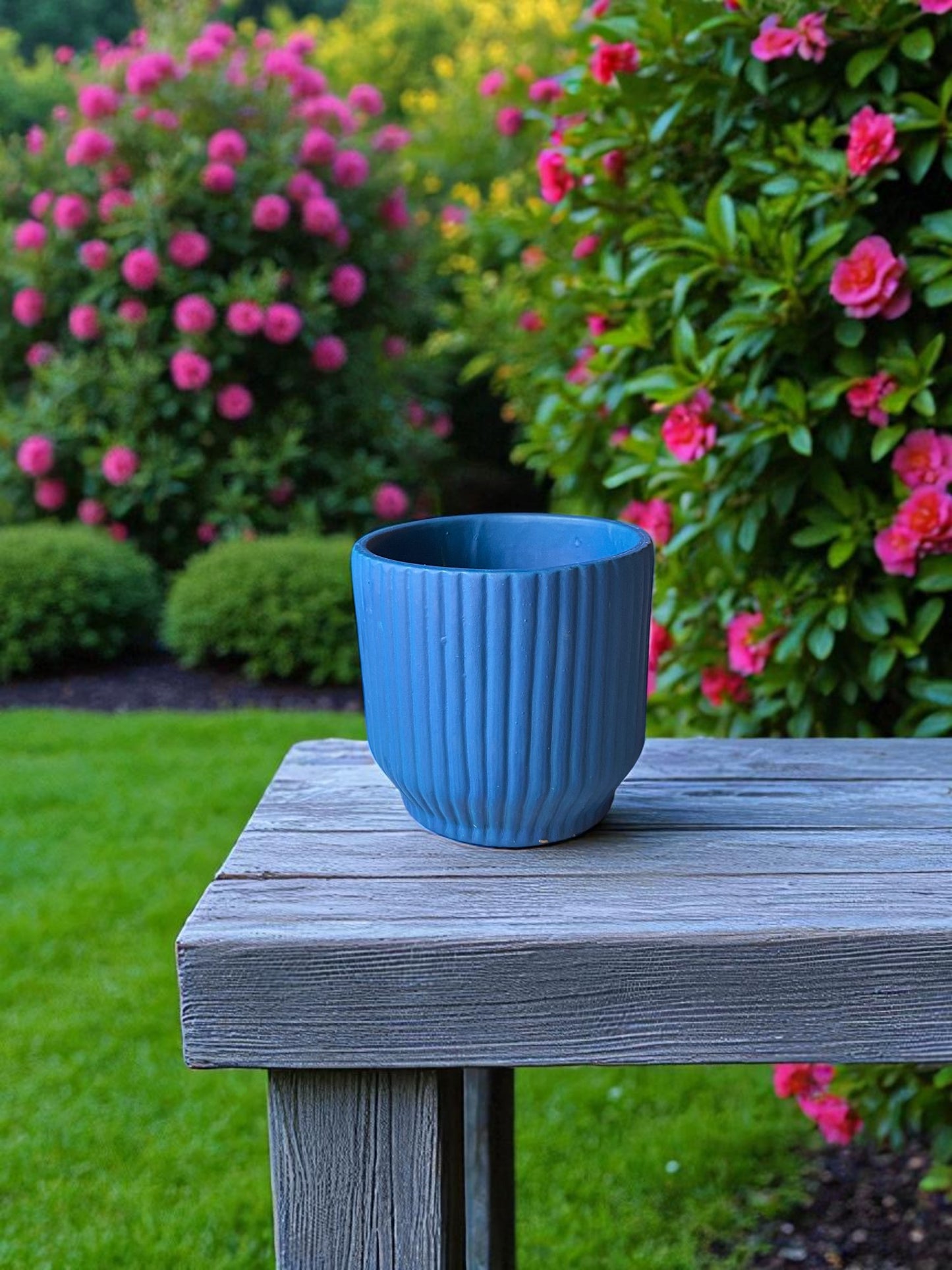 Modern Ribbed Ceramic Plant Pot, Indoor Outdoor Decorative Planter